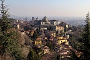 57 Dalla stradetta in discesa da San Viglio vista in Borgo Canale-Citta Alta